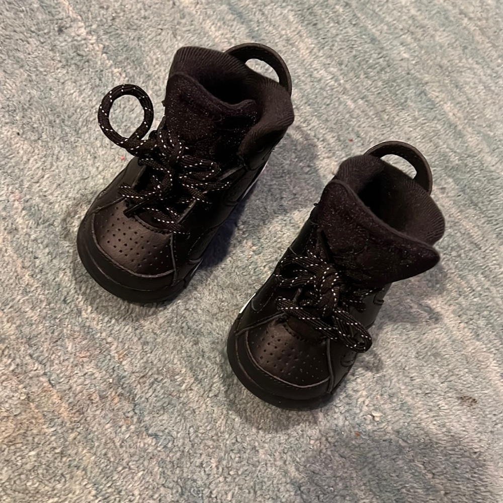 toddler black and white jordan 10